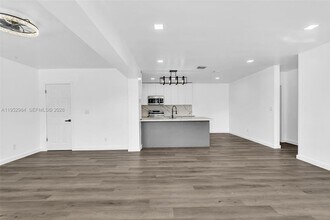 7041 Raleigh St in Hollywood, FL - Building Photo - Building Photo