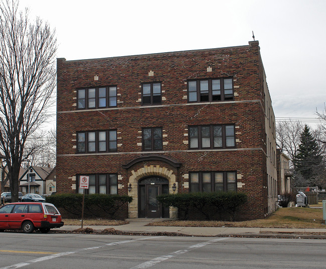 3817 National Ave in West Milwaukee, WI - Foto de edificio - Building Photo