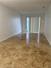 5091 NW 7th St in Miami, FL - Building Photo - Building Photo