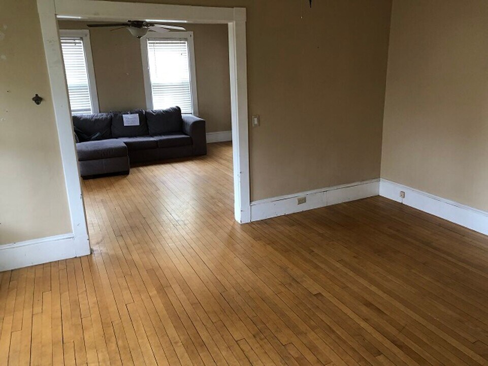 19 Oak St-Unit -1 in Orono, ME - Building Photo
