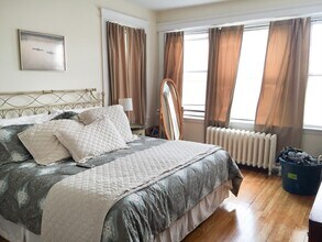 223 Saint Paul St, Unit 2 in Brookline, MA - Building Photo - Building Photo