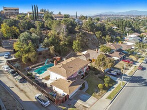 465 Bregante Dr in Diamond Bar, CA - Foto de edificio - Building Photo