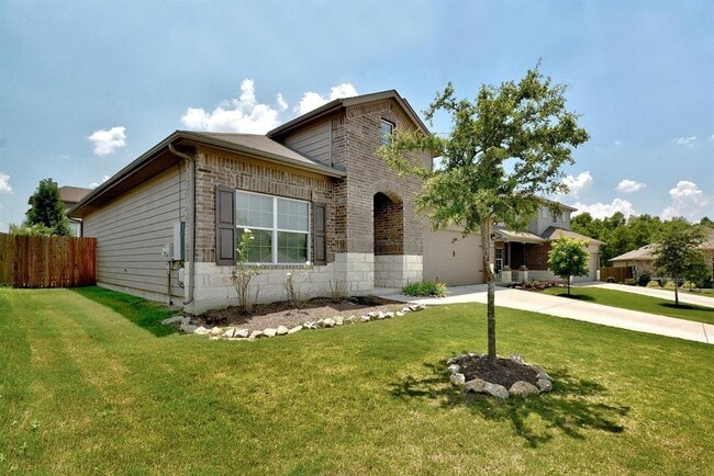 421 Pentire Way in Hutto, TX - Building Photo - Building Photo