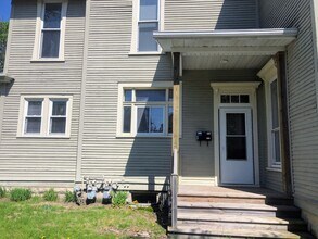 502 Livingston Ave NE in Grand Rapids, MI - Building Photo - Building Photo