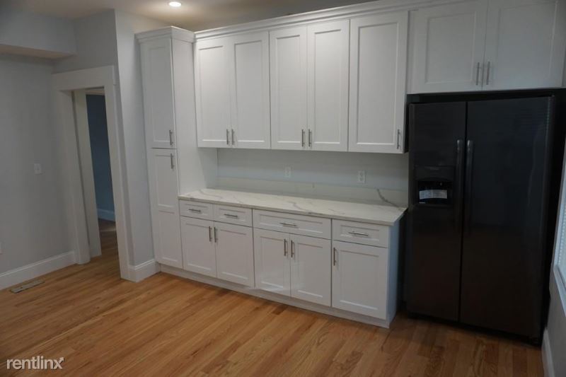 194 Fellsway W-Unit -Apt. 2 in Medford, MA - Building Photo
