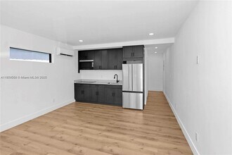 419 78th St in Miami Beach, FL - Foto de edificio - Building Photo