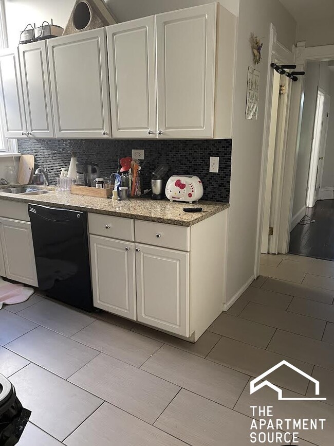 1442 W Fletcher St, Unit 2R in Chicago, IL - Building Photo - Building Photo