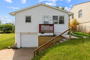 4655 Curtis Ave in Omaha, NE - Building Photo