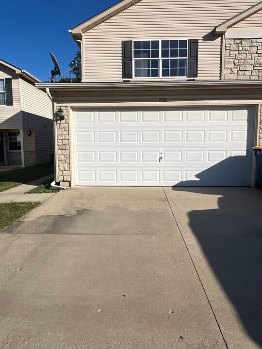 716 Woodside Creek Dr in Festus, MO - Building Photo