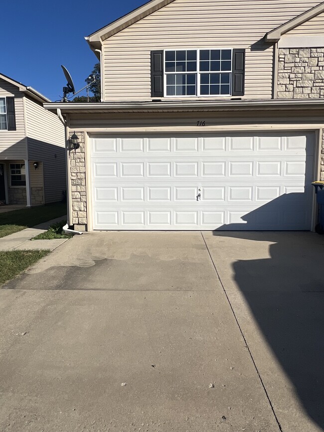 property at 716 Woodside Creek Dr