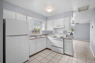 5447/5449-5449 Tenth Ave in Ft. Myers, FL - Building Photo