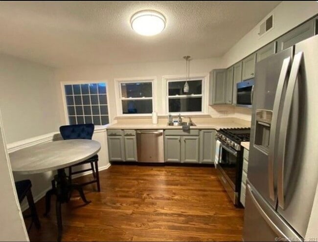 30 Winchester Ave in New Haven, CT - Foto de edificio - Building Photo