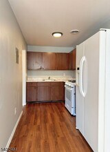 1102 W St Georges Ave-Unit -B3 in Linden, NJ - Building Photo - Building Photo