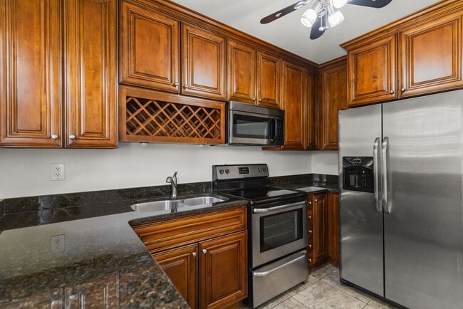 202 Robinson St in Greenville, SC - Building Photo - Building Photo