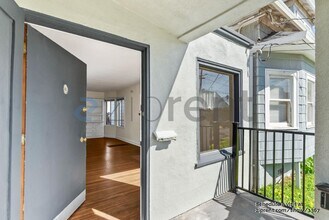 1051 Stannage Ave in Albany, CA - Building Photo - Building Photo