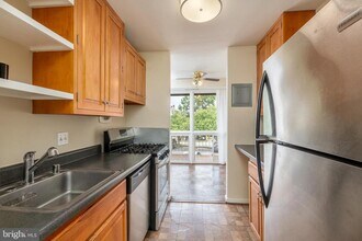 22 Manor Cir in Takoma Park, MD - Building Photo - Building Photo