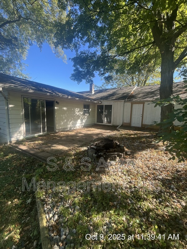 1109 Eastfield Rd in Lansing, MI - Building Photo - Building Photo