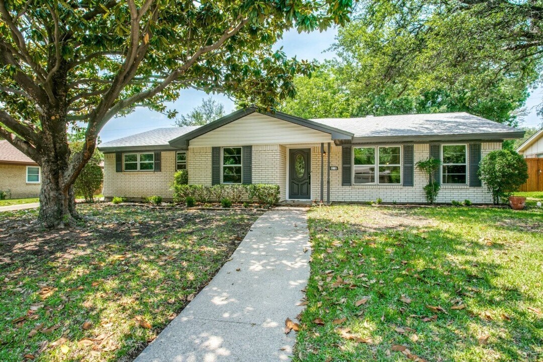 2009 Fordham Ln in Denton, TX - Building Photo