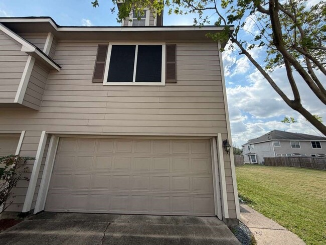 6055 Yorkglen Manor Ln