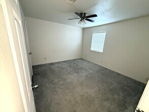 4715 16th St in Bacliff, TX - Building Photo - Building Photo