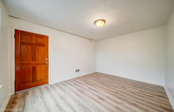 802 Pine St in Sandpoint, ID - Foto de edificio - Building Photo