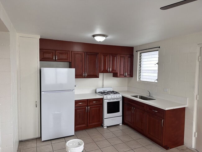 1628 Kahai St, Unit 1 in Honolulu, HI - Foto de edificio - Building Photo