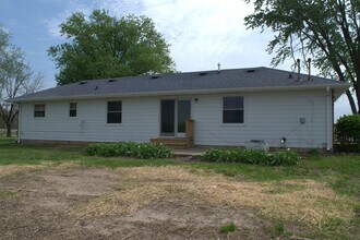 401 State Route H in Fayette, MO - Building Photo - Building Photo