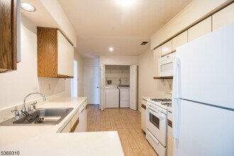 36 Needham Way in Princeton, NJ - Building Photo - Building Photo
