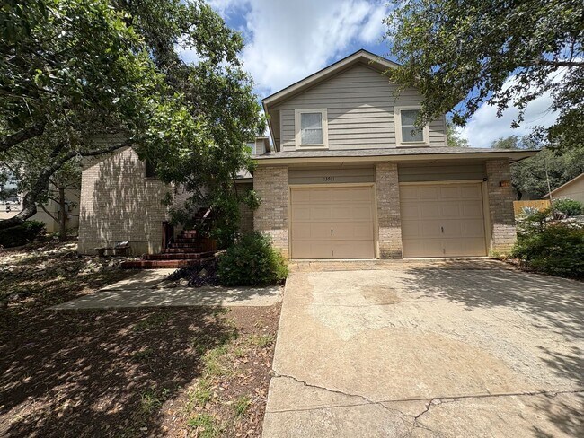 property at 13911 Hohmann Ct