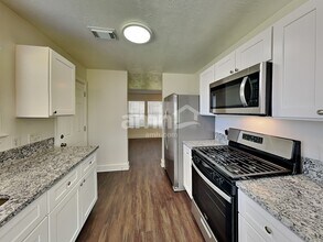 5011 Westfield Village Dr in Katy, TX - Building Photo - Building Photo