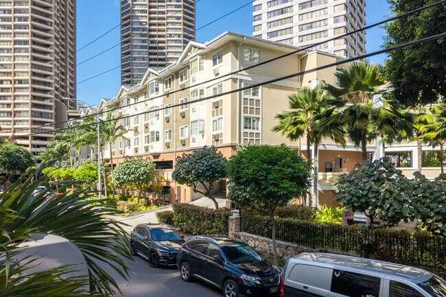 The Cove - Waikiki in Honolulu, HI - Building Photo - Building Photo