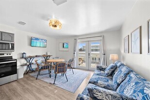 1118 W Beach Blvd in Gulf Shores, AL - Building Photo