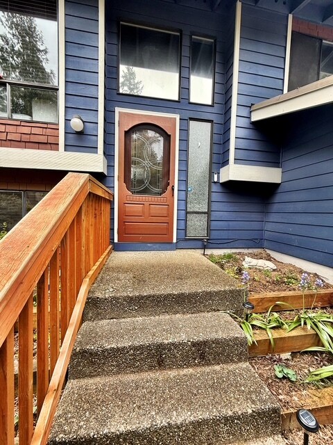 710 Parkway Ct NE in Bremerton, WA - Building Photo - Building Photo