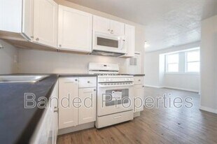 376 W 700 N in Salt Lake City, UT - Building Photo