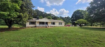2963 Avery Rd in Canton, GA - Building Photo