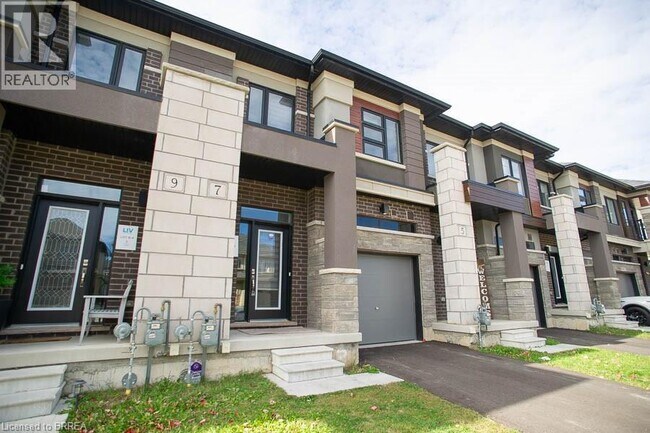 7 Poole St in Brantford, ON - Building Photo - Building Photo