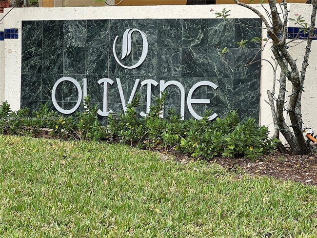 3858 Coral Tree Cir in Coconut Creek, FL - Building Photo - Building Photo