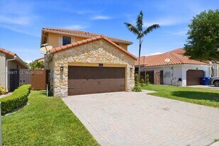 9777 NW 8th St in Miami, FL - Building Photo