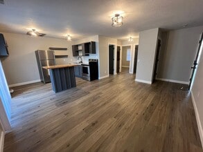 316 Scarsdale Cir in Lake Ozark, MO - Building Photo - Building Photo