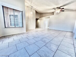 8420 Airmont Ct in Las Vegas, NV - Building Photo - Building Photo