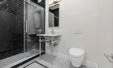 138 E 38th St in New York, NY - Building Photo - Building Photo