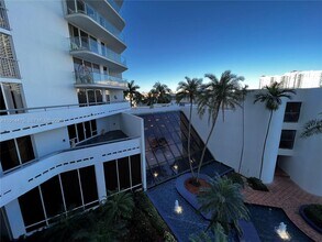 19707 Turnberry Way, Unit 4L in Aventura, FL - Foto de edificio - Building Photo