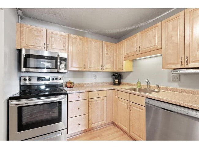 78 10th St E in St. Paul, MN - Building Photo - Building Photo