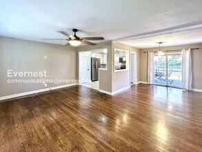 809 Raymond Ct in Virginia Beach, VA - Foto de edificio - Building Photo