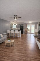 939 Cambridge Dr in Mason, OH - Building Photo