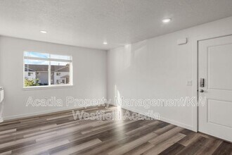 5773 S 5th Ave in Pocatello, ID - Building Photo - Building Photo