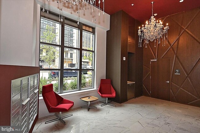 460 New York Ave NW in Washington, DC - Building Photo - Building Photo