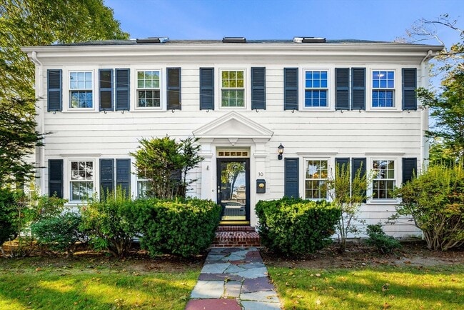30 Spray Ave in Marblehead, MA - Building Photo - Building Photo