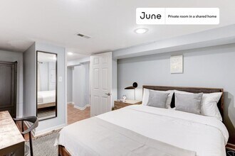 Private bedroom in 5 bed/3.5 bath Home in Washington, DC - Building Photo - Building Photo