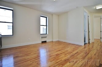 Magnificent 1 Bed PH Across the St from Prospect Park! in Brooklyn, NY - Foto de edificio - Building Photo